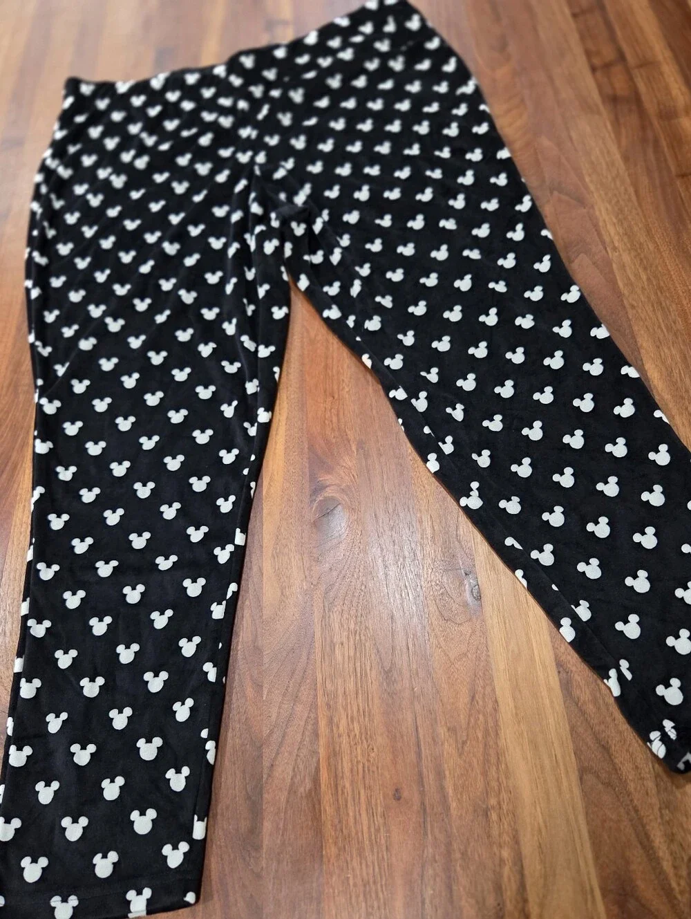 Disney Mickey Head Black and White Sleepwear Set Size XL (16-18) - Picture 3 of 9
